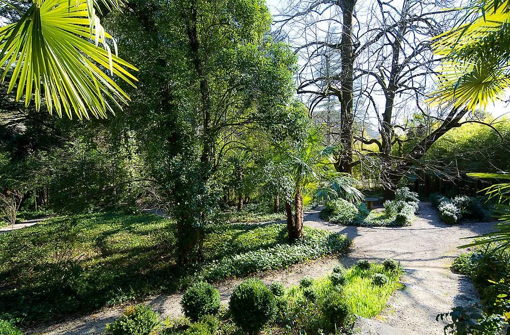 Bed And Breakfast Le Chateau D'Uzer Uzer  Bed & Breakfast